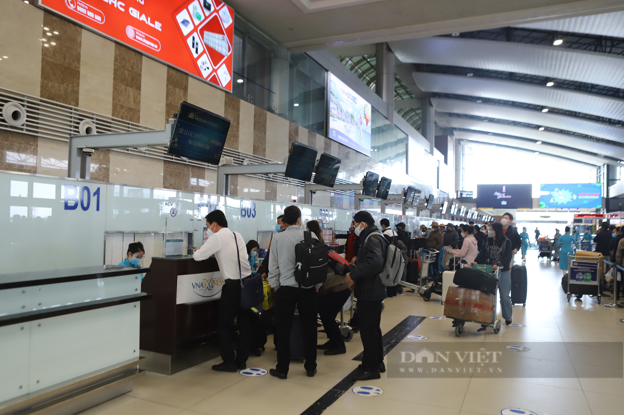 Vì sao hành khách tới sân bay Nội Bài tăng cao &quot;đột biến&quot;? - Ảnh 8.