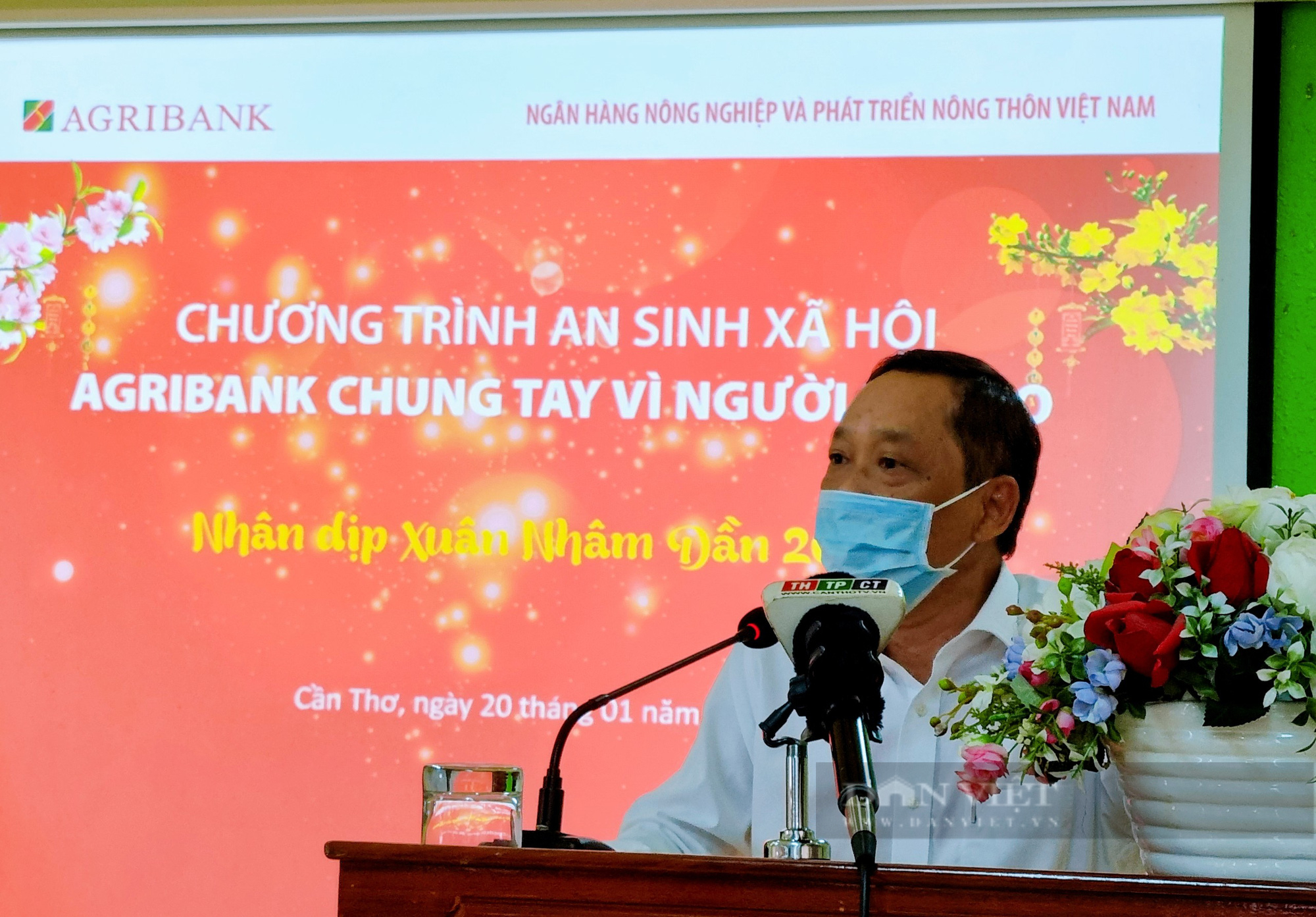 Agribank chi nhánh Cần Thơ chung tay chăm lo Tết cho người nghèo - Ảnh 1.