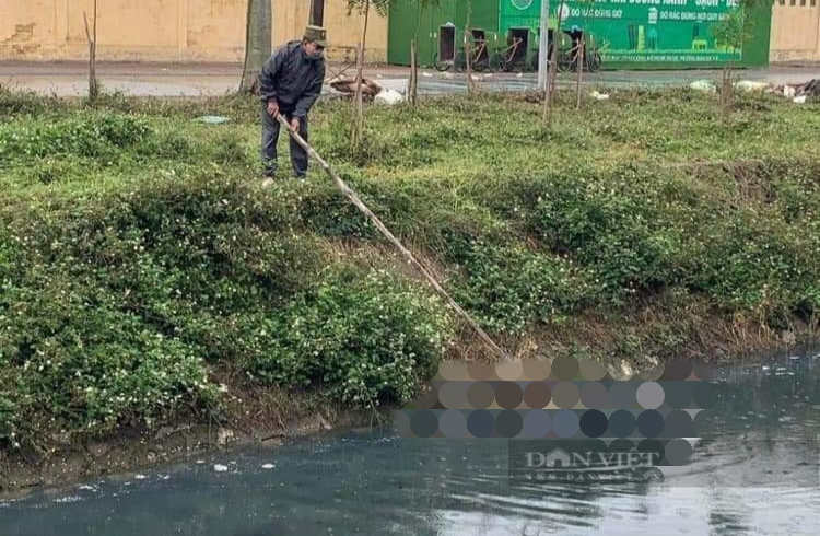 Hải Dương: Bất ngờ phát hiện người đàn ông tử vong dưới mương nước - Ảnh 1.