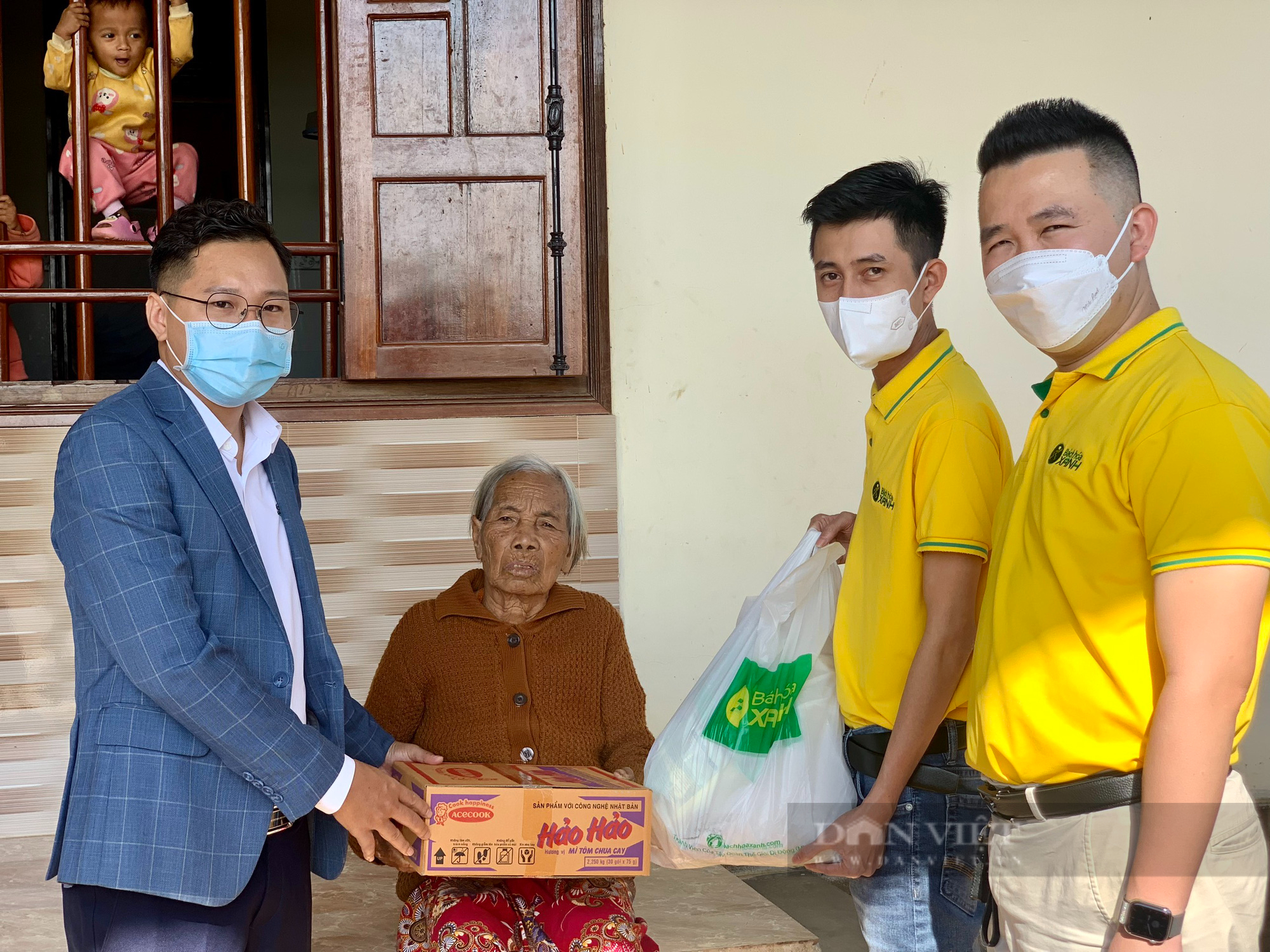 Báo NTNN/Dân Việt cùng nhà tài trợ tặng quà Tết cho người dân huyện Krông Nô - Ảnh 10.