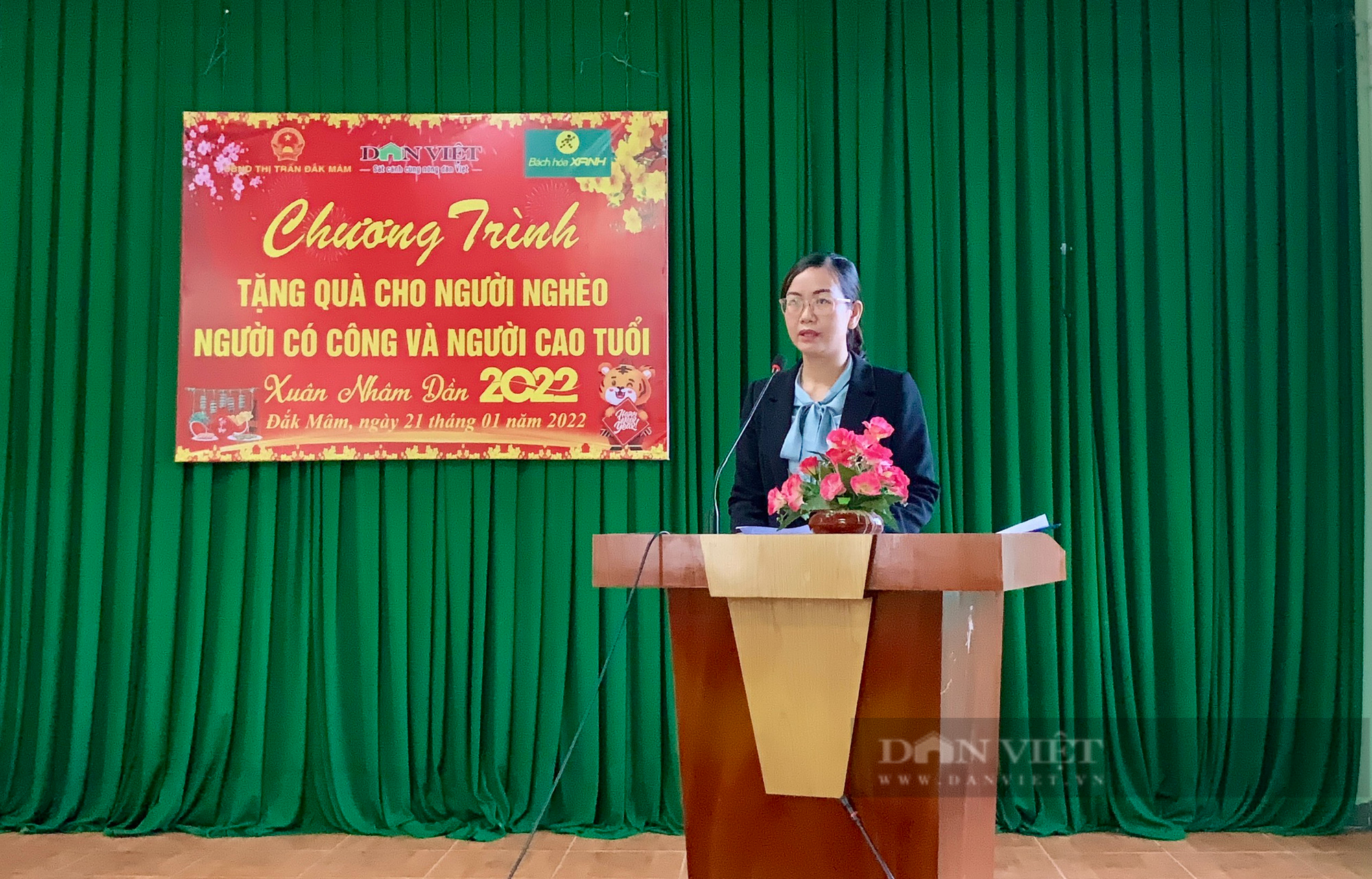 Báo NTNN/Dân Việt cùng nhà tài trợ tặng quà Tết cho người dân huyện Krông Nô - Ảnh 3.