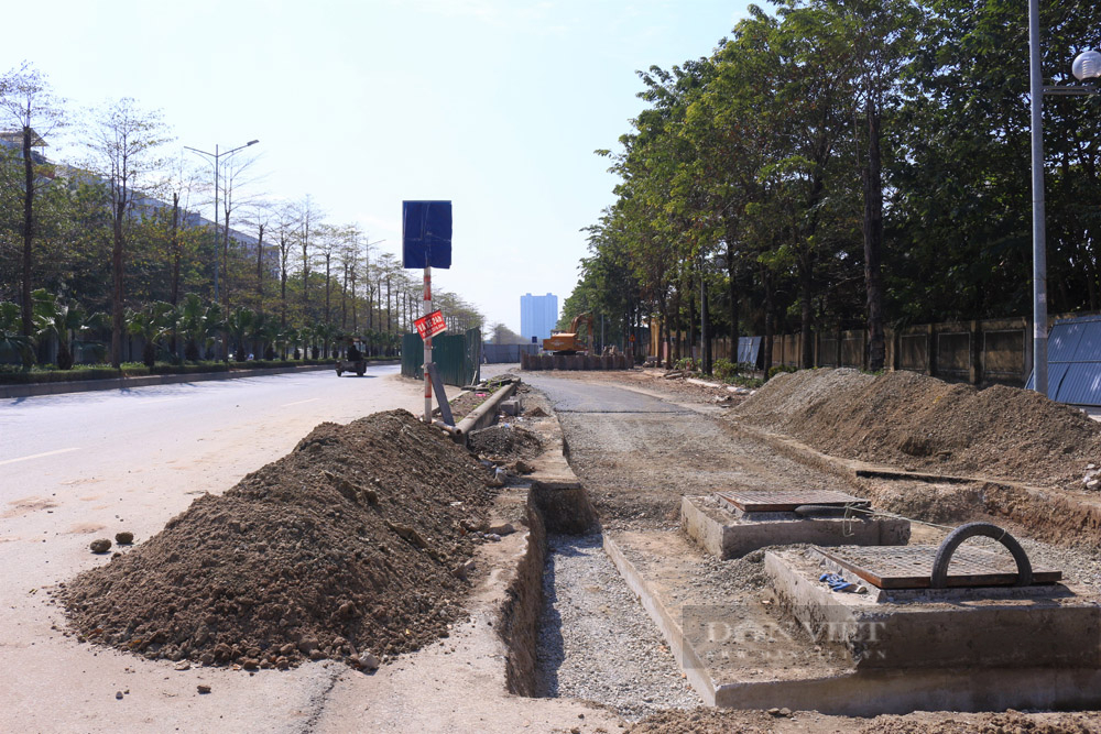 Hà Nội: Đại lộ nghìn tỷ Chu Văn An vừa bị đào xới ngổn ngang sau 2 năm thông xe - Ảnh 2.