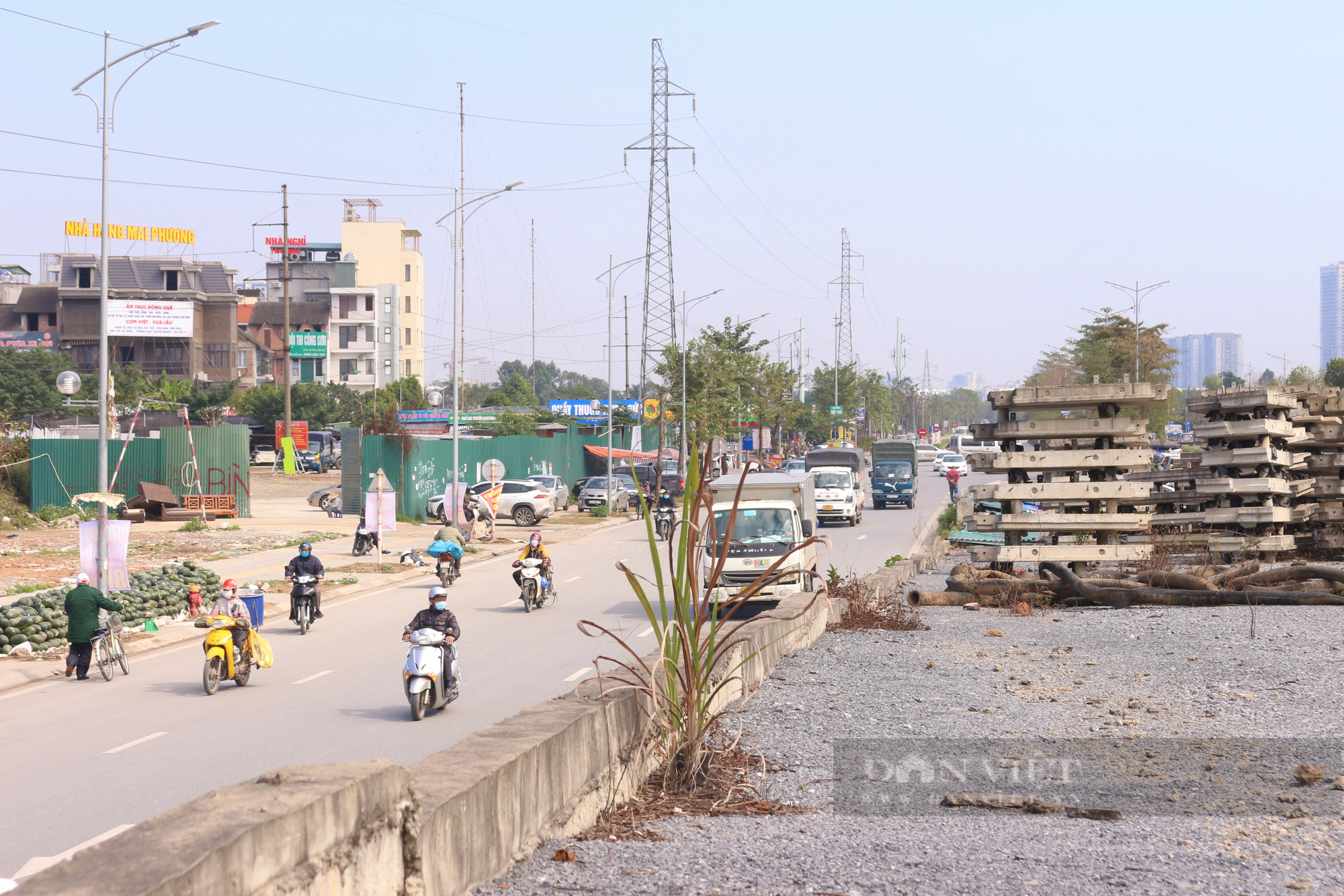 Cận Tết đại lộ nghìn tỷ ở Hà Nội vẫn ngổn ngang sau hơn 1 năm thông xe - Ảnh 16.