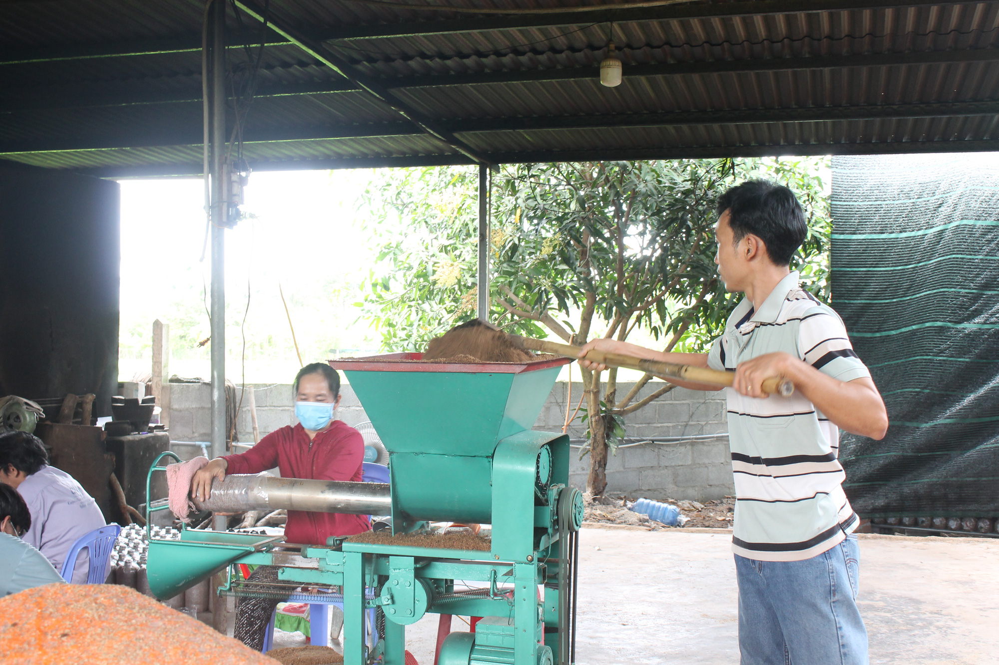 Agribank Diên Khánh tạo động lực cho nông dân bức phá vươn lên làm giàu  - Ảnh 2.