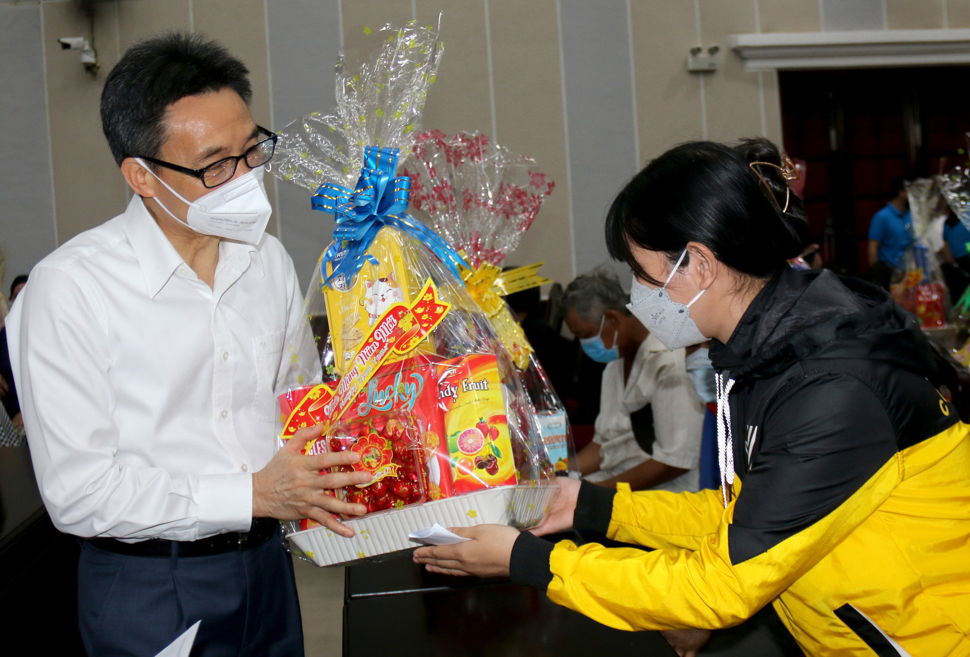 Phó Thủ tướng Vũ Đức Đam thăm và tặng quà Tết tại tỉnh Bình Thuận - Ảnh 2.