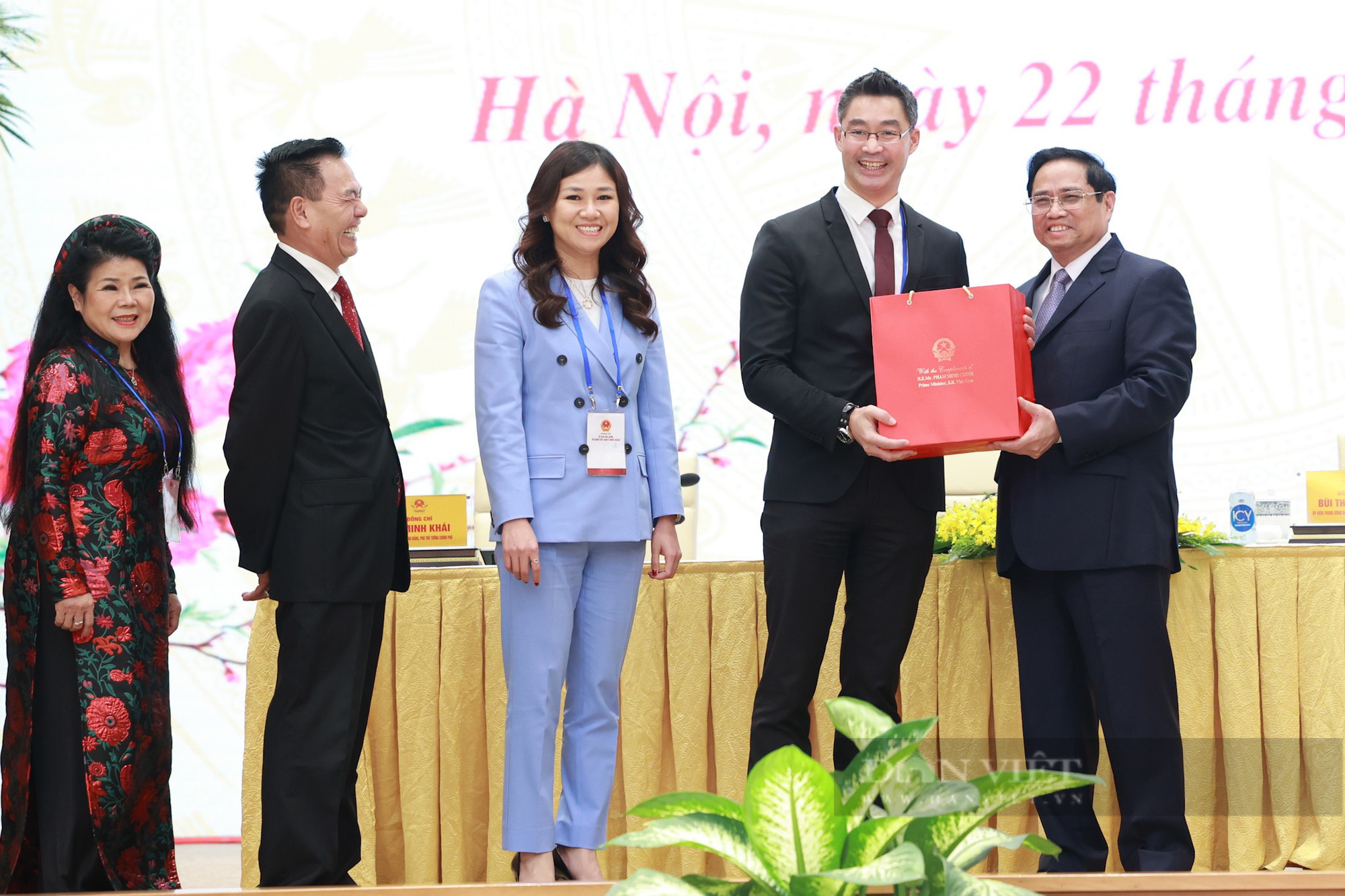 Thủ tướng Phạm Minh Chính gặp mặt kiều bào dự Xuân quê hương 2022 - Ảnh 10.
