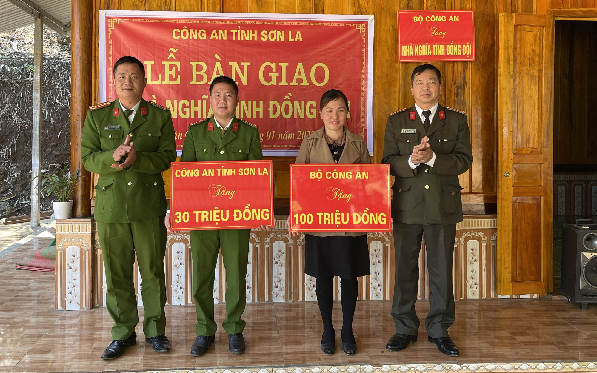 Công an tỉnh Sơn La: Trao nhà tình nghĩa cho cán bộ chiến sĩ có hoàn cảnh đặc biệt khó khăn