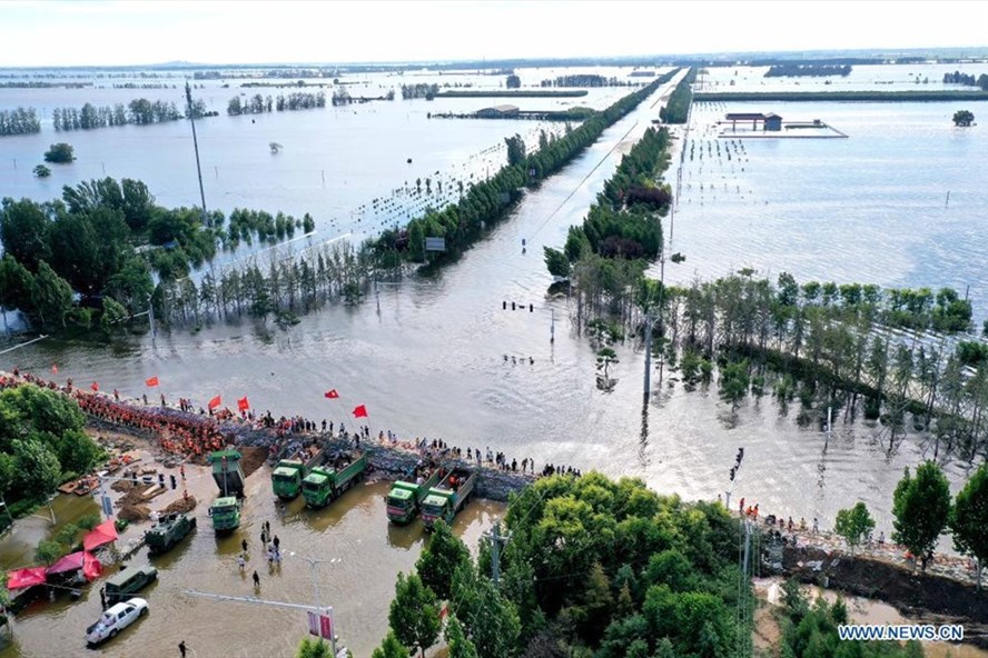 Trung Quốc “trảm” gần 100 quan chức vì để xảy ra thiệt hại nặng do lũ lụt - Ảnh 2.