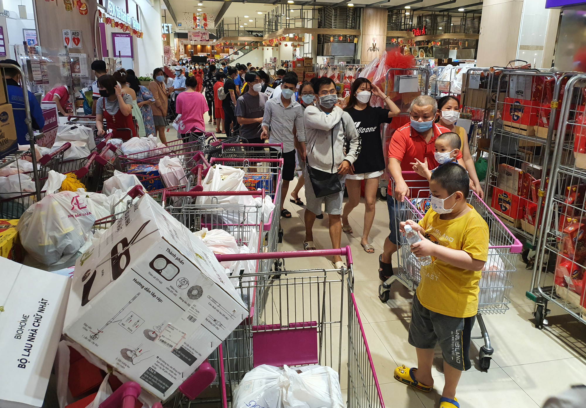 Sức mua sắm Tết tăng vọt, siêu thị tăng thời gian mở cửa - Ảnh 2.