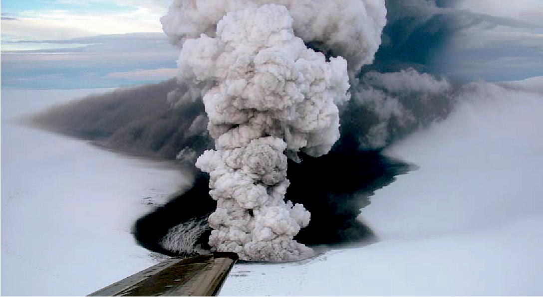 Cảnh báo núi lửa phun trào có thể đẩy nhân loại đến bờ vực thảm hoạ - Ảnh 1.