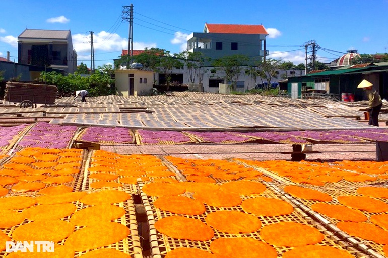 Làng bánh đa 300 tuổi chạy đua với Tết - Ảnh 3.