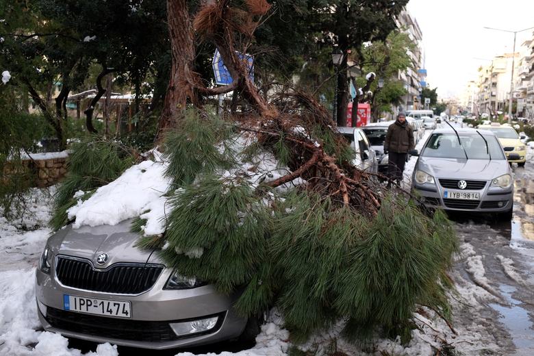 Hy Lạp hứng chịu bão tuyết bất thường làm tê liệt các hoạt động - Ảnh 5.