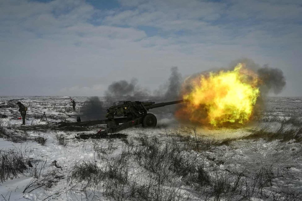 Nga tập trận rầm rộ gần biên giới Ukraine - Ảnh 1.