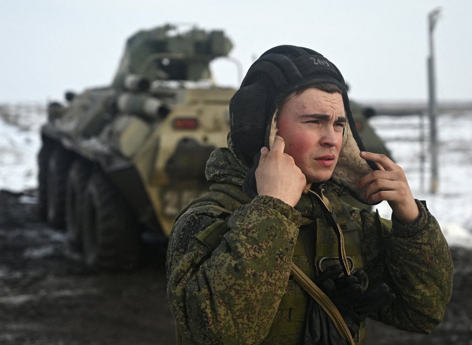 Nga tập trận rầm rộ gần biên giới Ukraine - Ảnh 6.