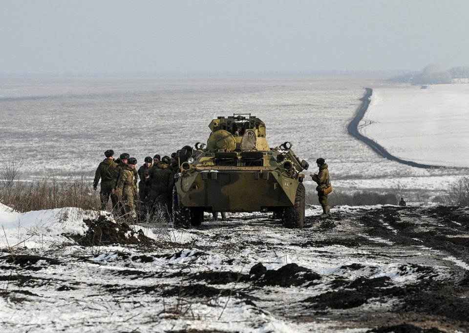 Nga tập trận rầm rộ gần biên giới Ukraine - Ảnh 8.