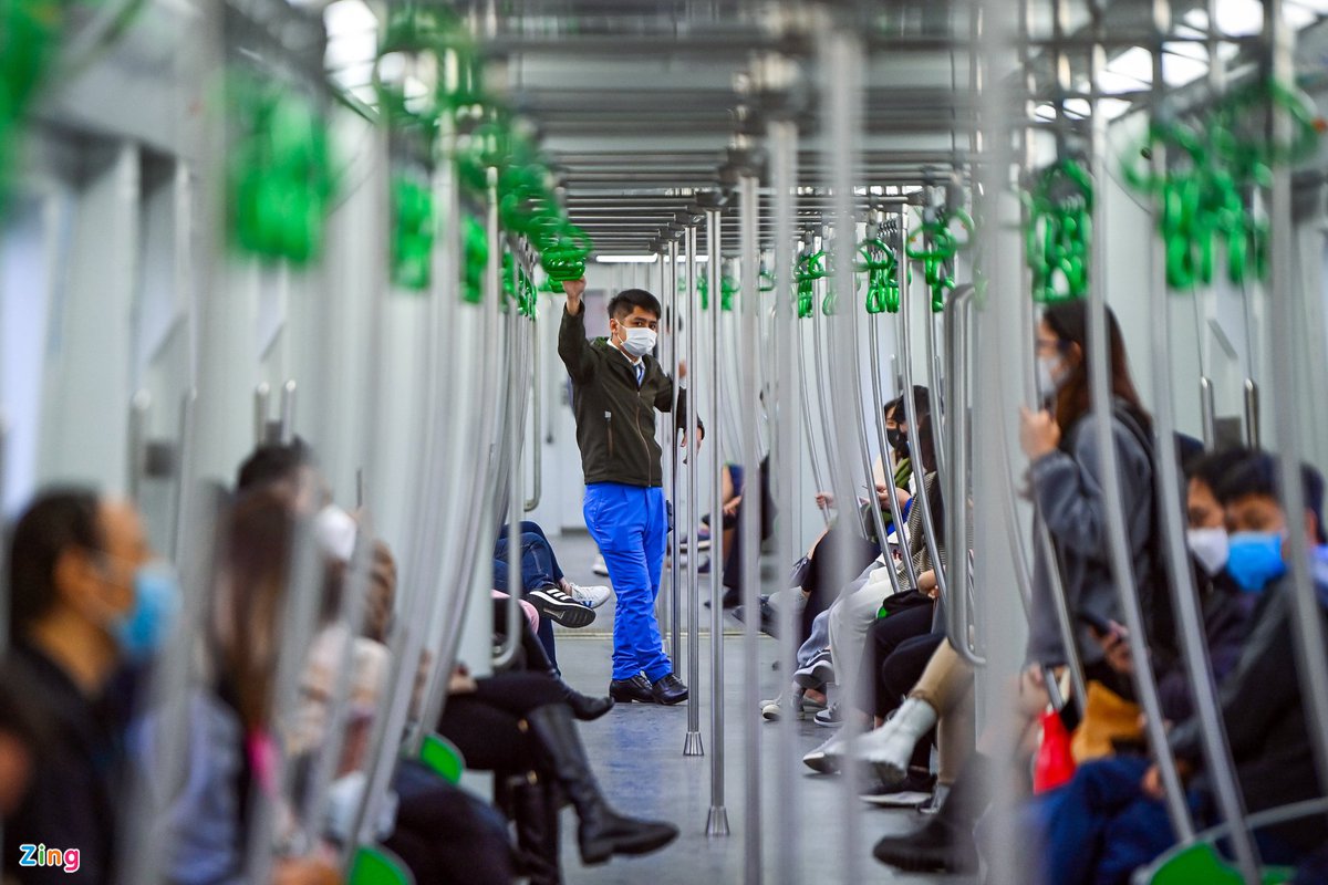 Hanoi Metro cấm người say xỉn đi tàu điện dịp Tết - Ảnh 1.