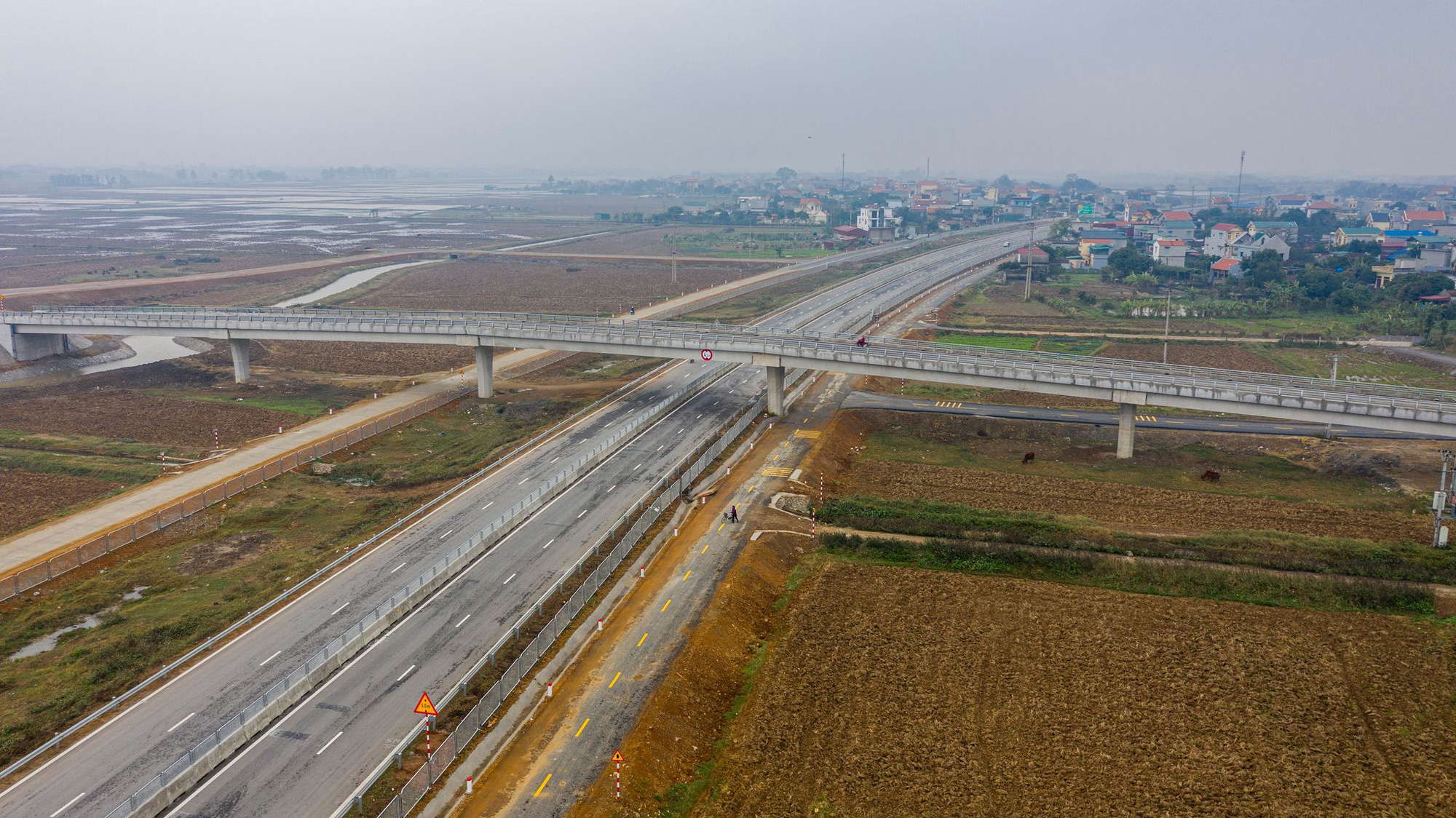 The North - South Expressway will complete the operation of 361 km in 2022 - Photo 2.