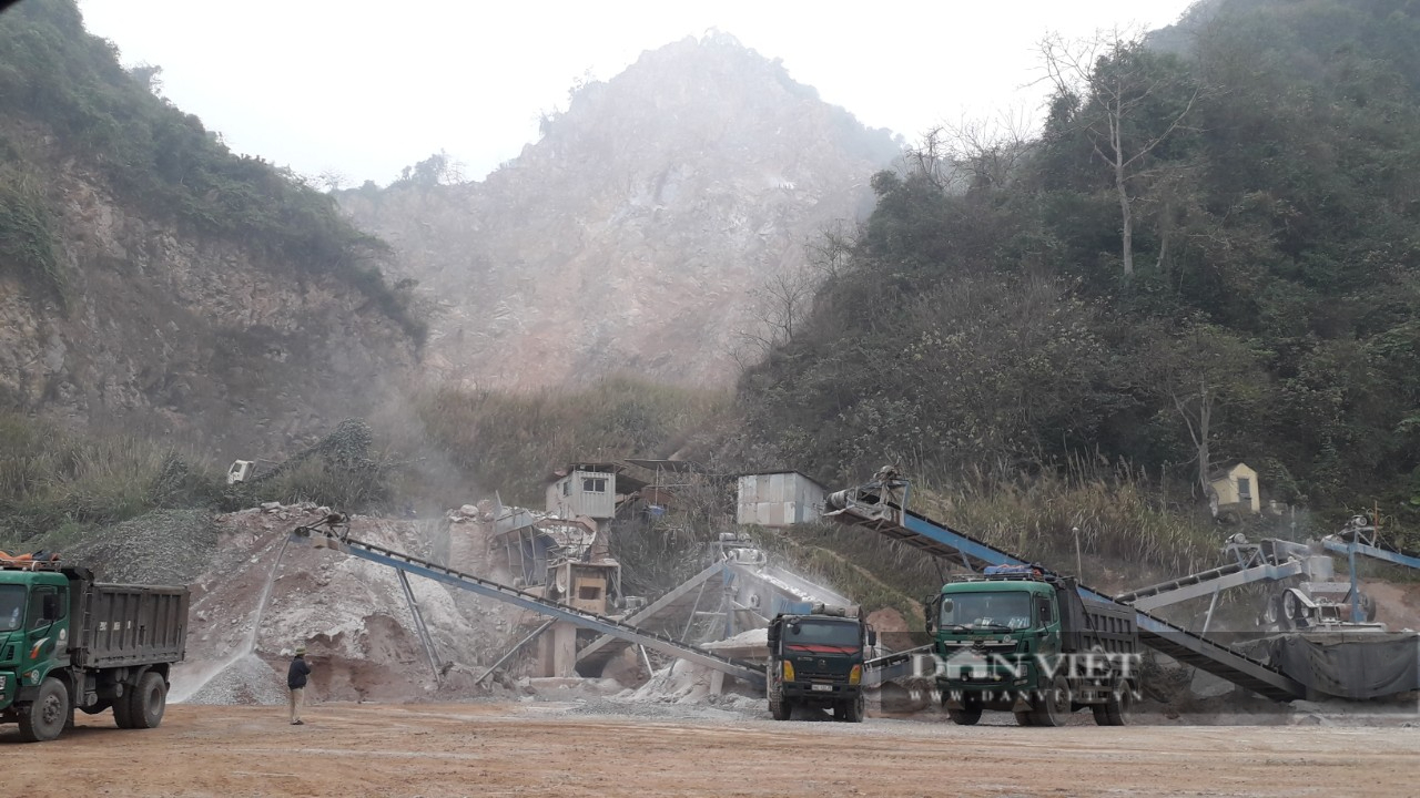 Thái Nguyên: Dân khốn khổ vì xe quá tải cày nát đường giao thông liên xã - Ảnh 6.