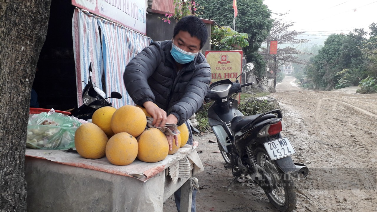 Thái Nguyên: Dân khốn khổ vì xe quá tải cày nát đường giao thông liên xã - Ảnh 4.