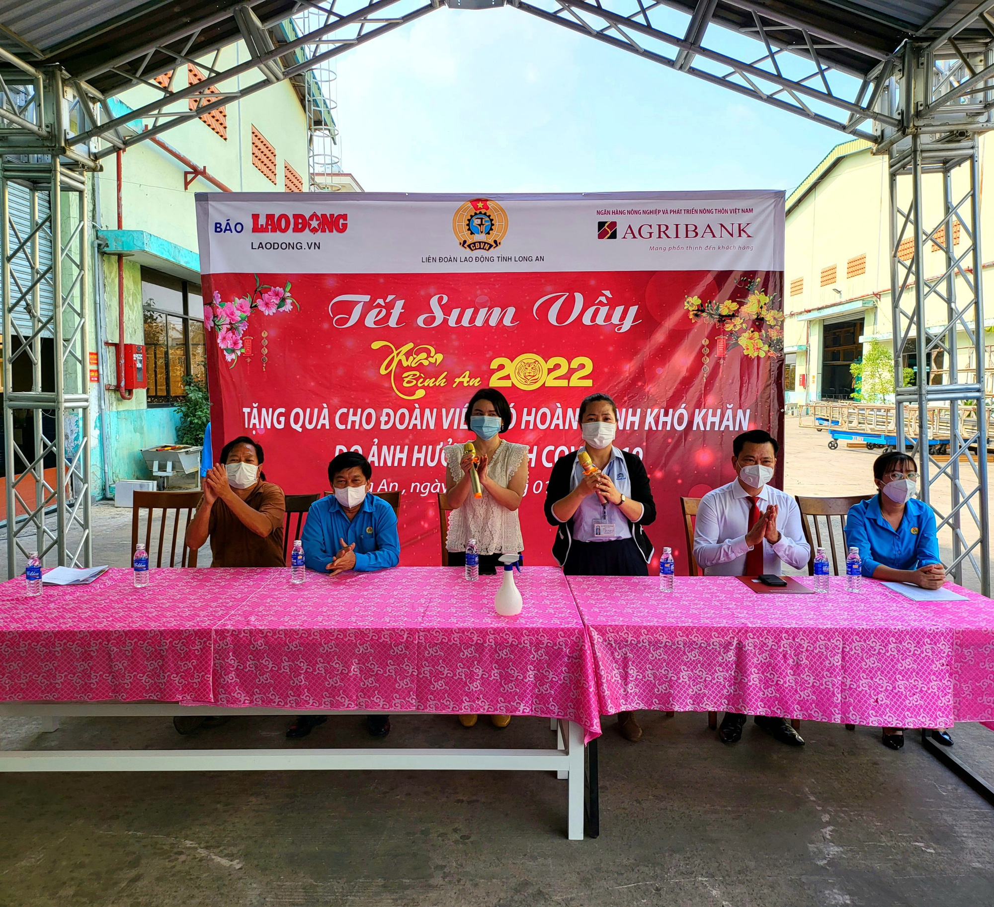 Agribank Chi nhánh tỉnh Long An tổ chức "Tết sum vầy – Xuân bình an 2022" - Ảnh 3. Agribank Chi nhánh tỉnh Long An tổ chức "Tết sum vầy – Xuân bình an 2022" - Ảnh 3.