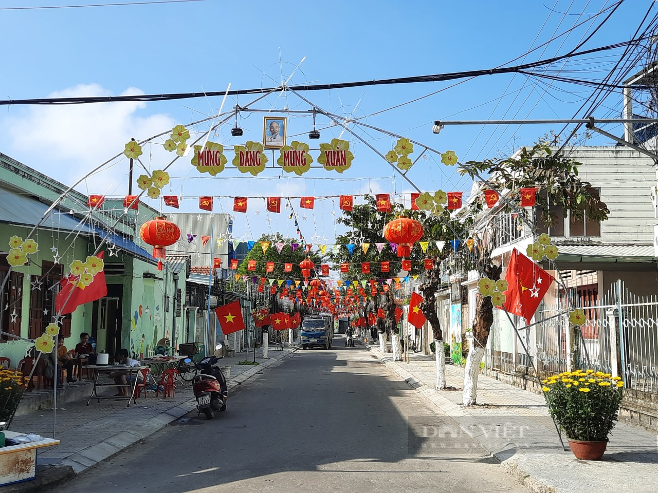 Quảng Nam: Người dân, trẻ em chung tay “đua giải” làm đẹp các tuyến đường ngày Tết - Ảnh 5.