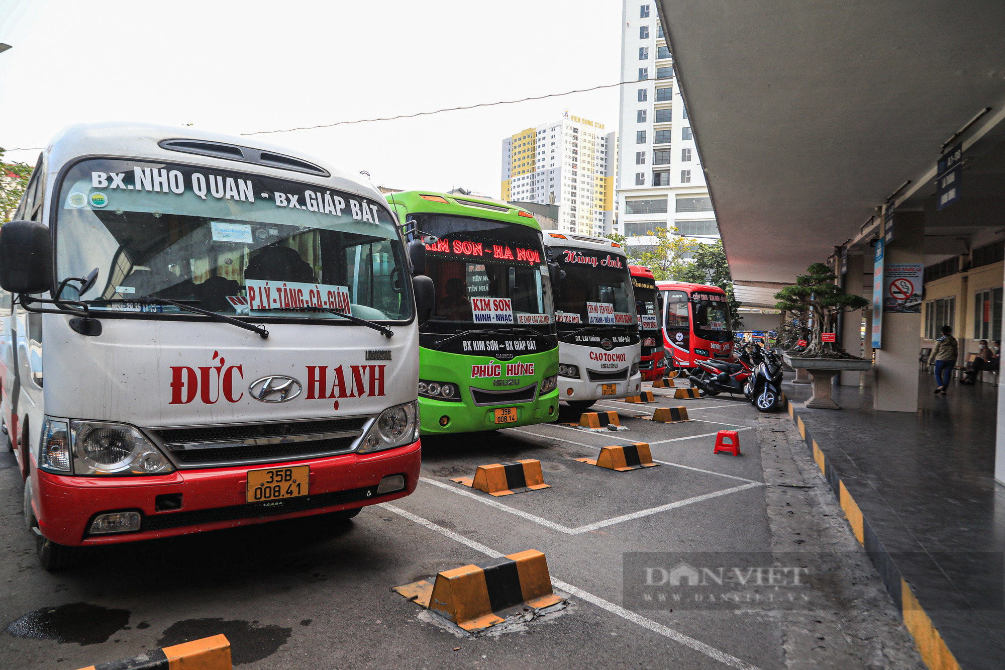 Bến xe ở Hà Nội &quot;đói khách&quot; những ngày cận Tết Nguyên đán - Ảnh 11.