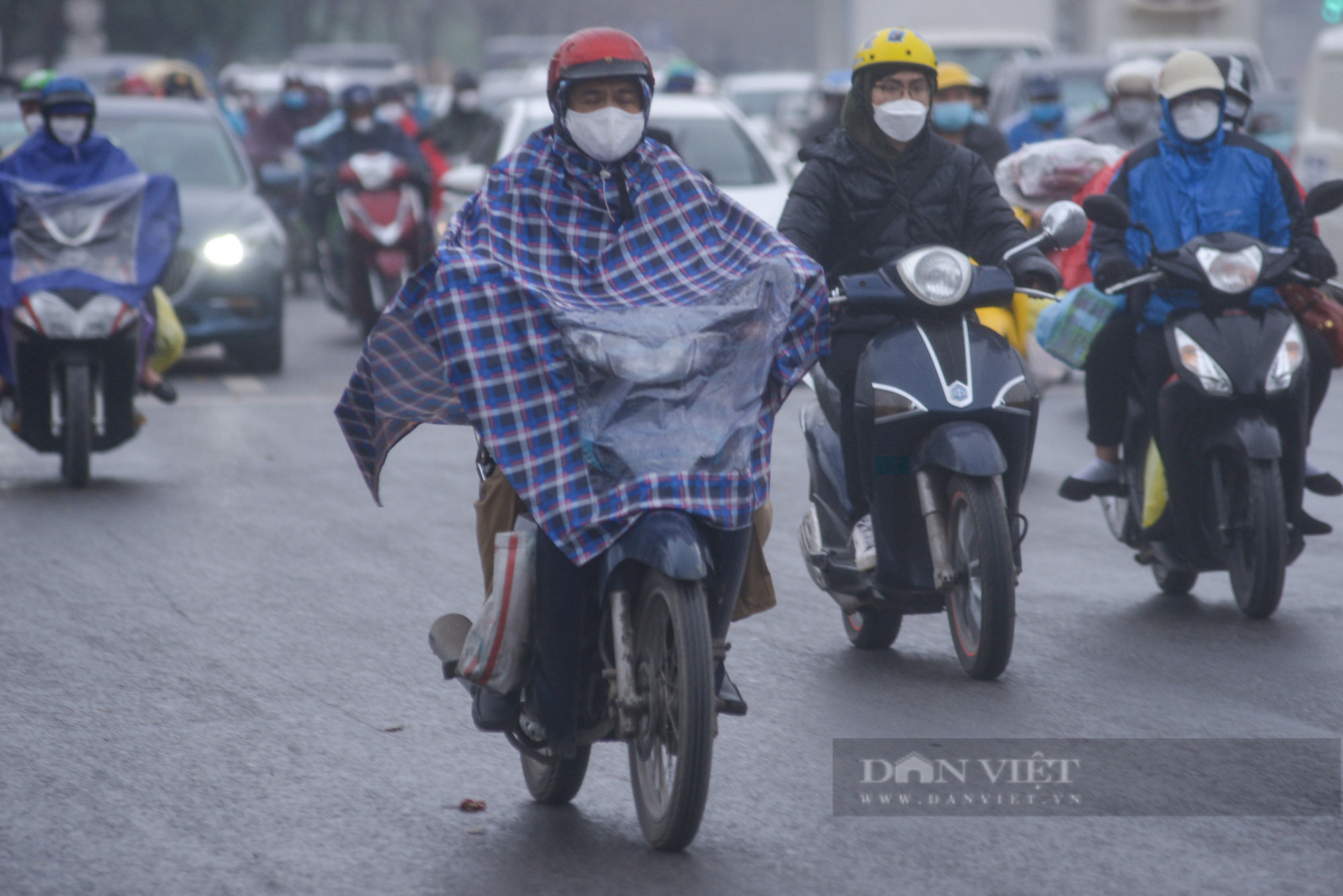 Ngày nghỉ Tết đầu tiên người dân thoải mái về quê không lo ùn tắc tại cửa ngõ Thủ đô - Ảnh 6.