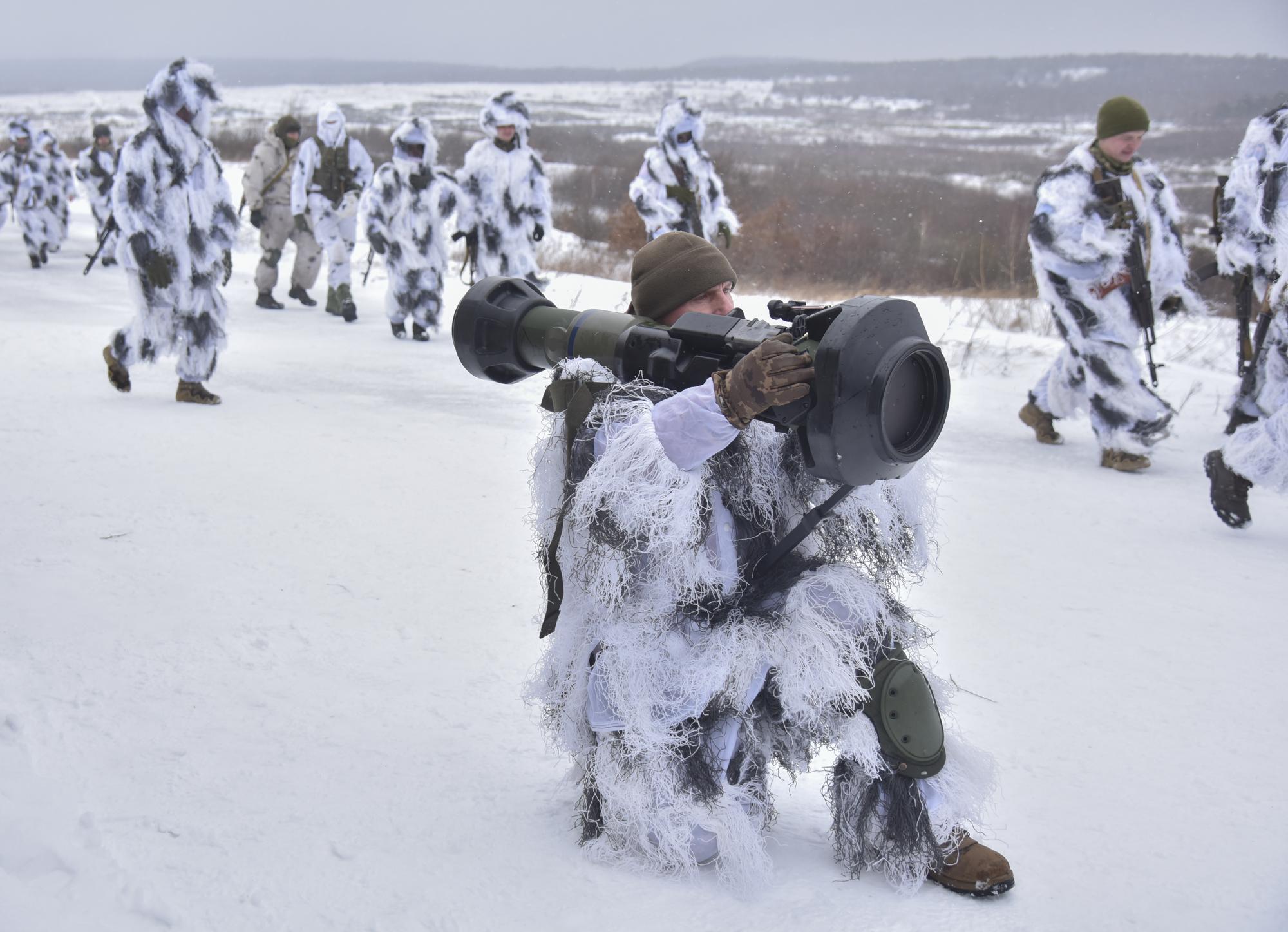 Ukraine: Ngôi làng nhỏ nơi tiền tuyến thấp thỏm lo sợ xung đột lớn hơn bùng nổ - Ảnh 10.