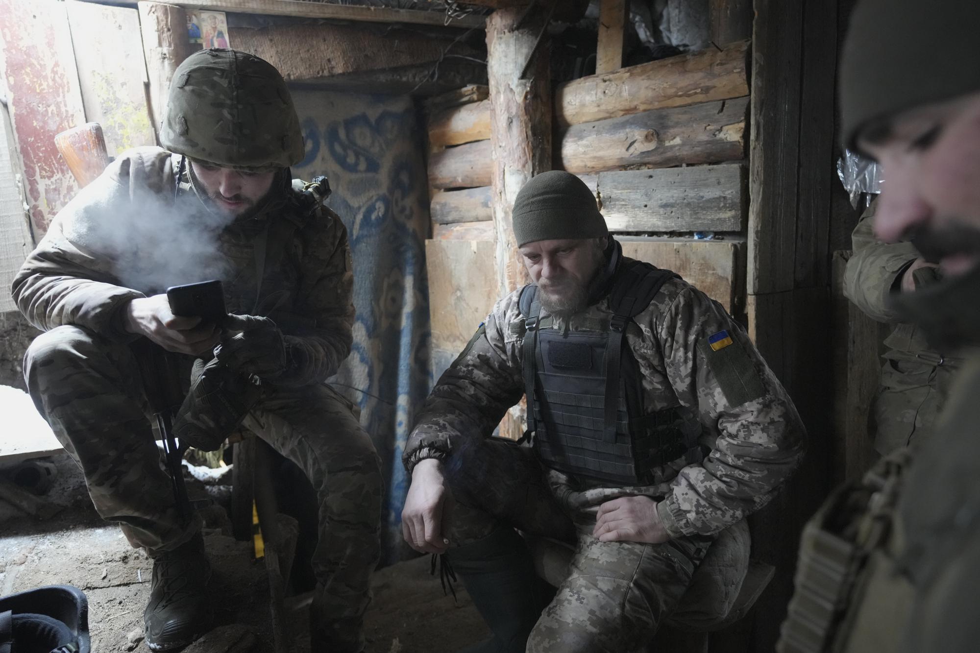 Ukraine: Ngôi làng nhỏ nơi tiền tuyến thấp thỏm lo sợ xung đột lớn hơn bùng nổ - Ảnh 7.