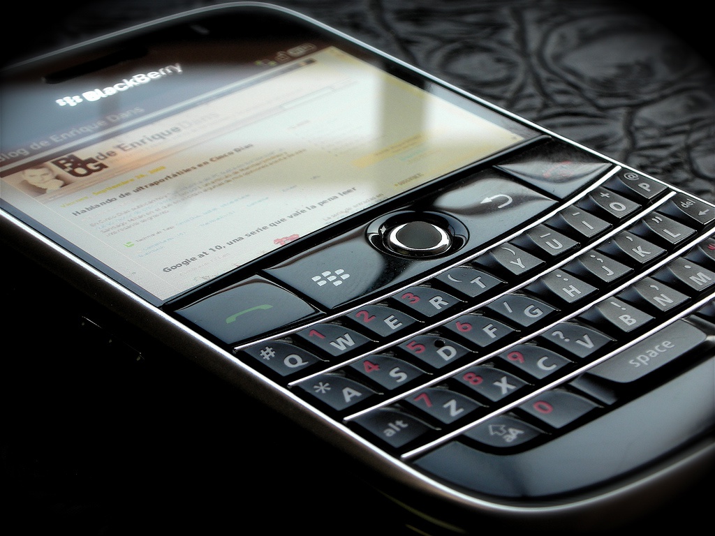 Điện thoại BlackBerry cũ sắp bị &quot;khai tử&quot; - Ảnh 1.