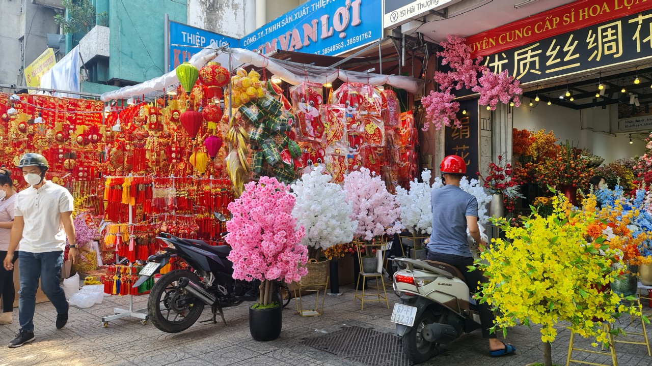 Sắc xuân trên con đường ‘Ông Làm Biếng’ - Ảnh 1.