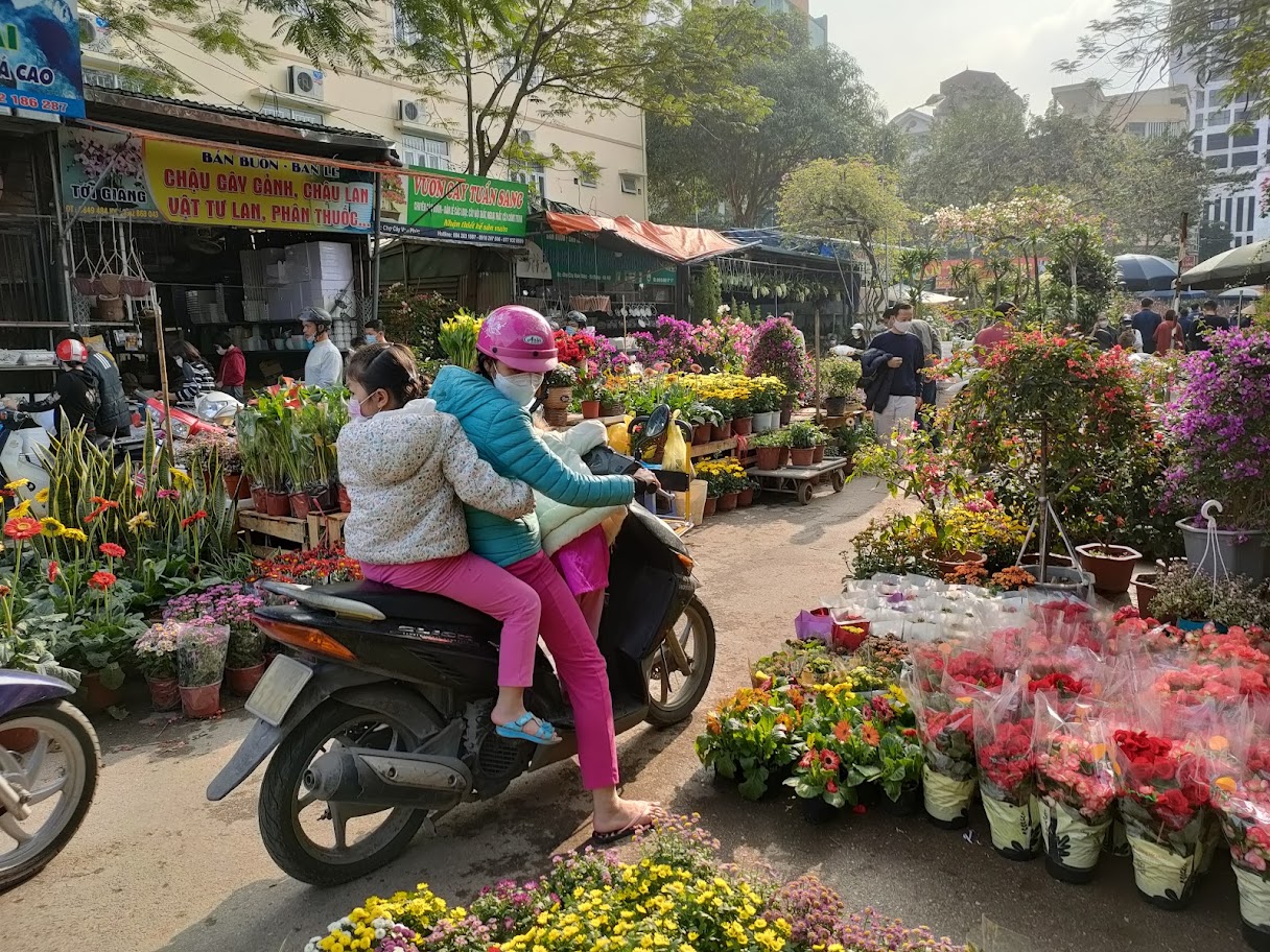 Điểm danh 9 chợ hoa Tết nổi tiếng nhất Hà Nội đón Xuân 2022 - Ảnh 19.