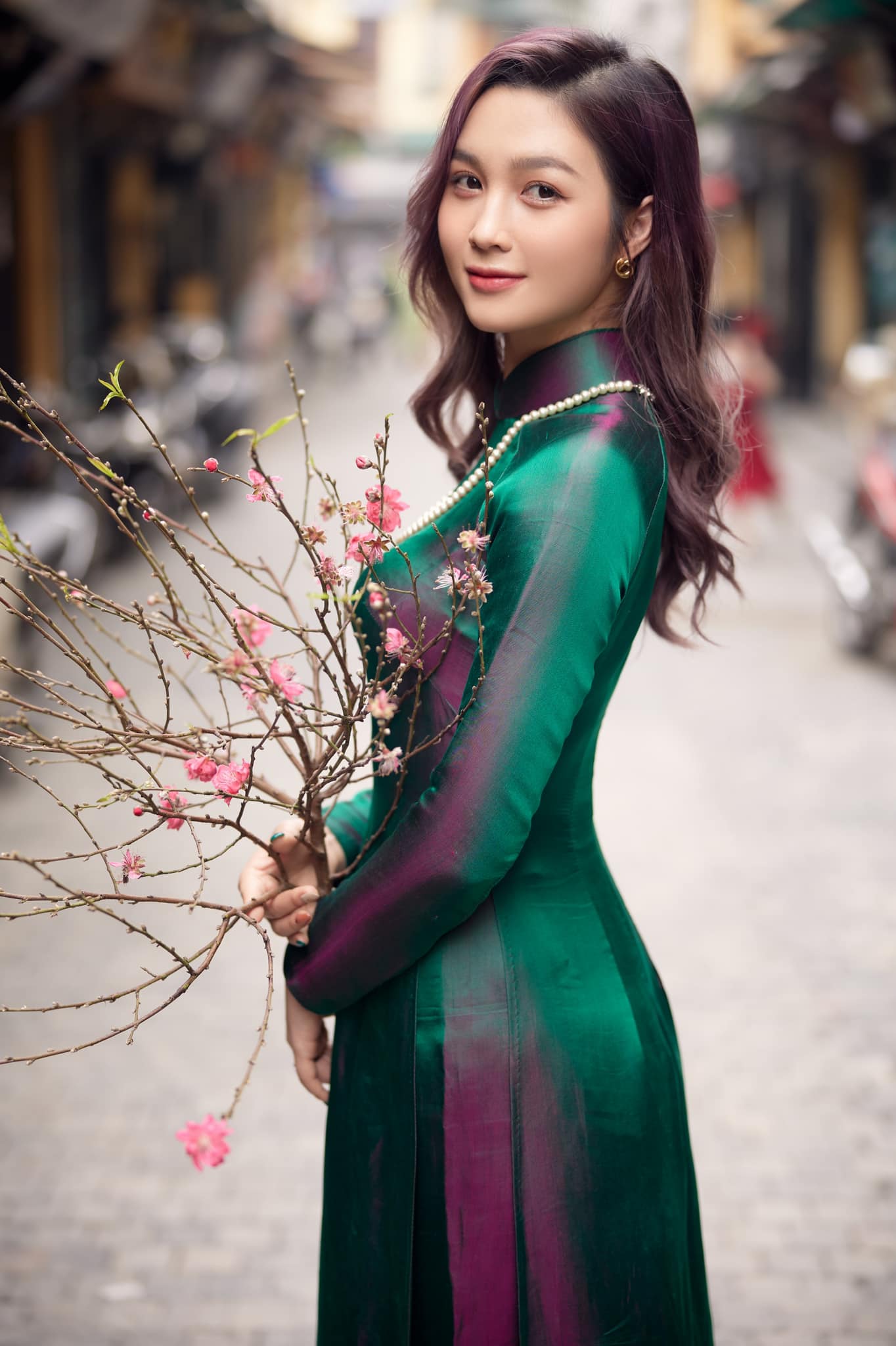 Hoa khôi Đại học Quốc gia Hà Nội duyên dáng với áo dài đón xuân - Ảnh 8.