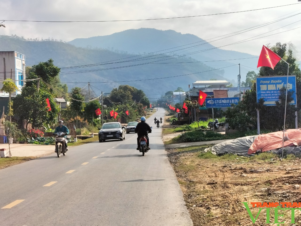 Chùm ảnh: Người dân vùng biên viễn tất bật đón Tết Nguyên đán - Ảnh 11.