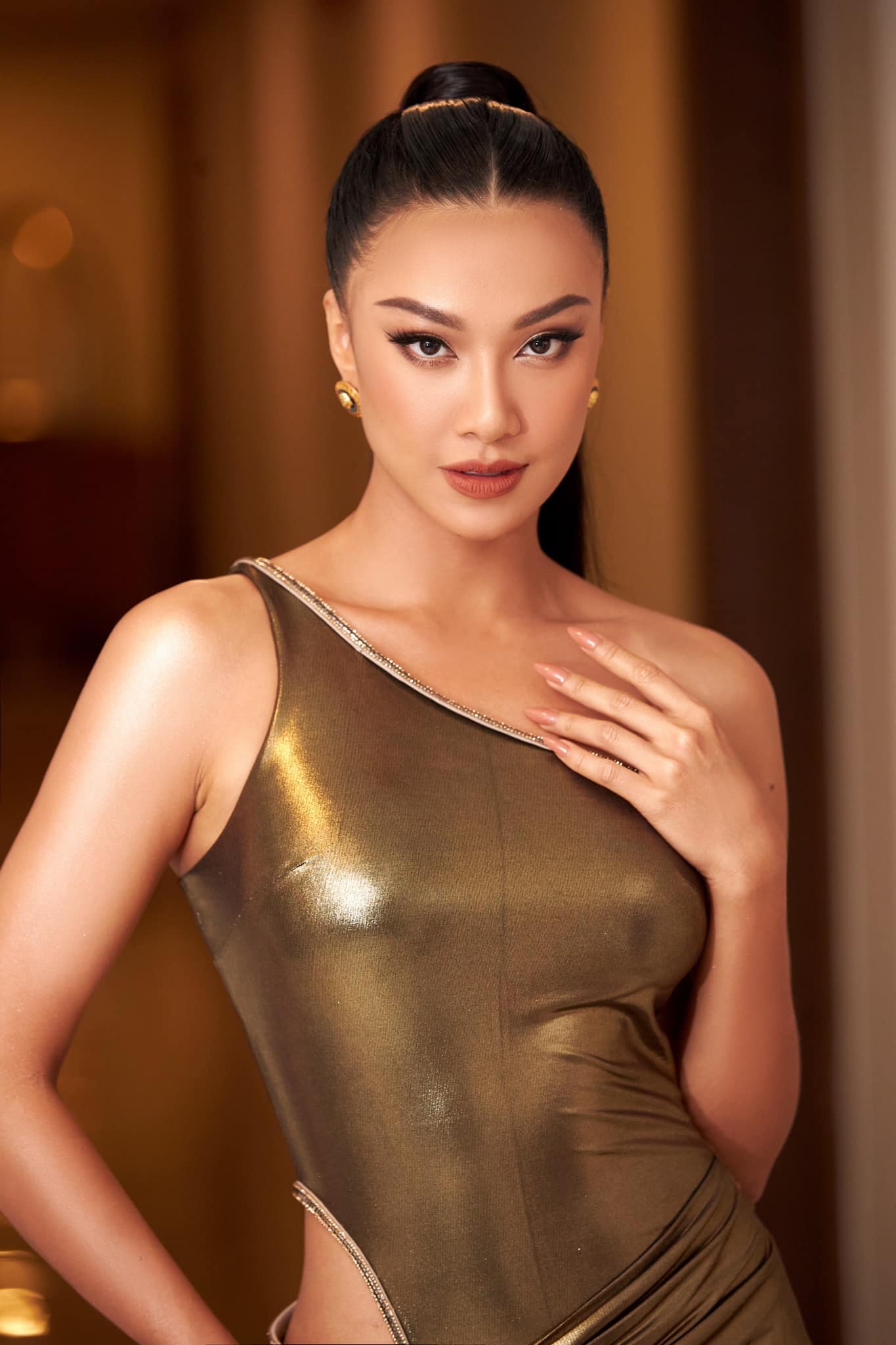 Á hậu Kim Duyên mắc Covid-19 ngay khi trở về từ Hoa hậu Hoàn vũ 2021 - Ảnh 2.