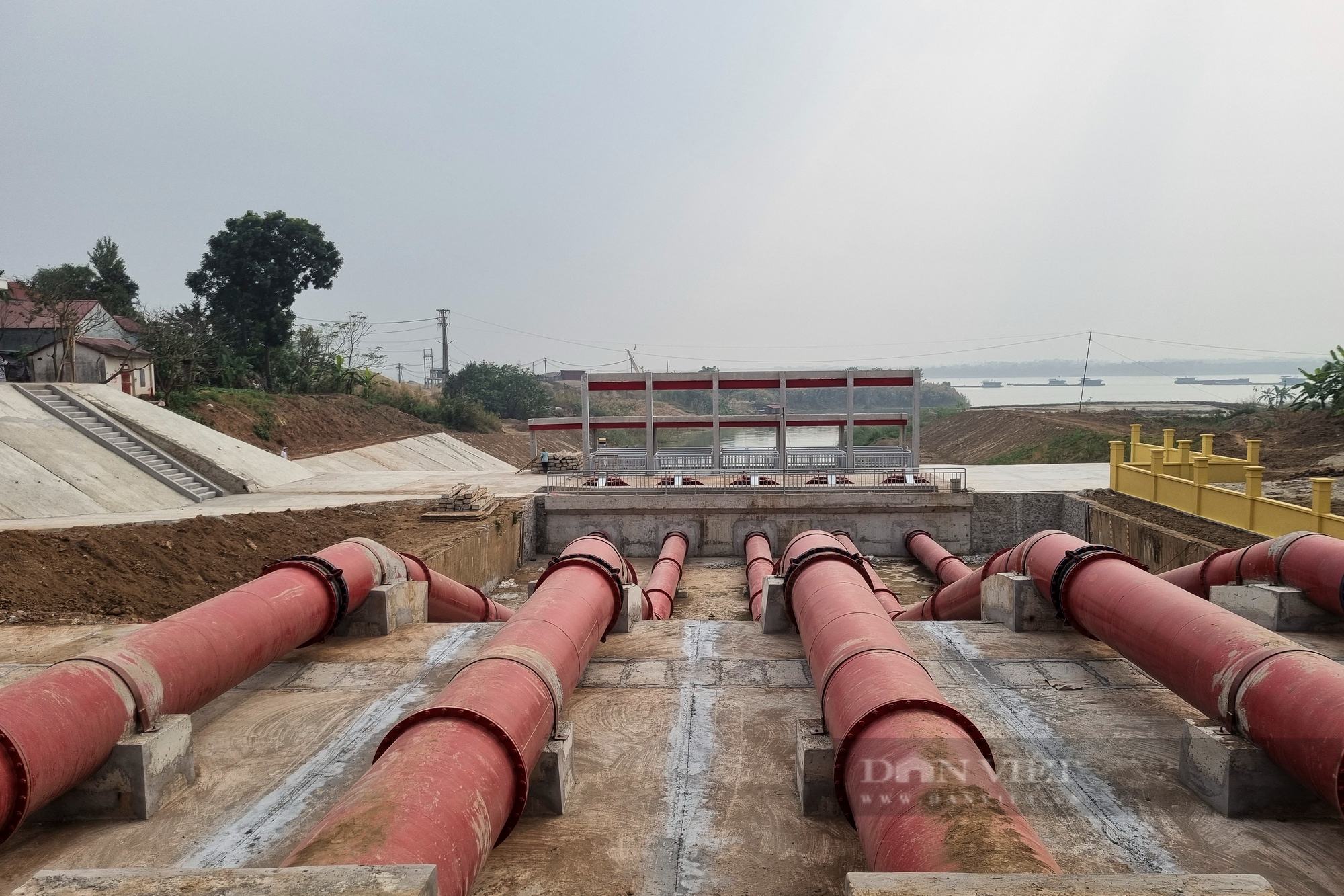 Trạm bơm công suất 36.500m3/h sẵn sàng cấp nước cho cả một huyện tại Hà Nội  - Ảnh 2.