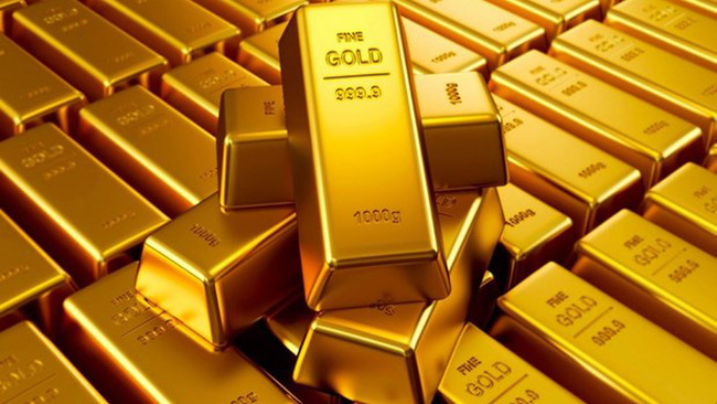 Giá vàng hôm nay 5/1: Nhà đầu tư đảo chiều bán tháo nhưng vàng vẫn giữ được mốc quan trọng - Ảnh 1.