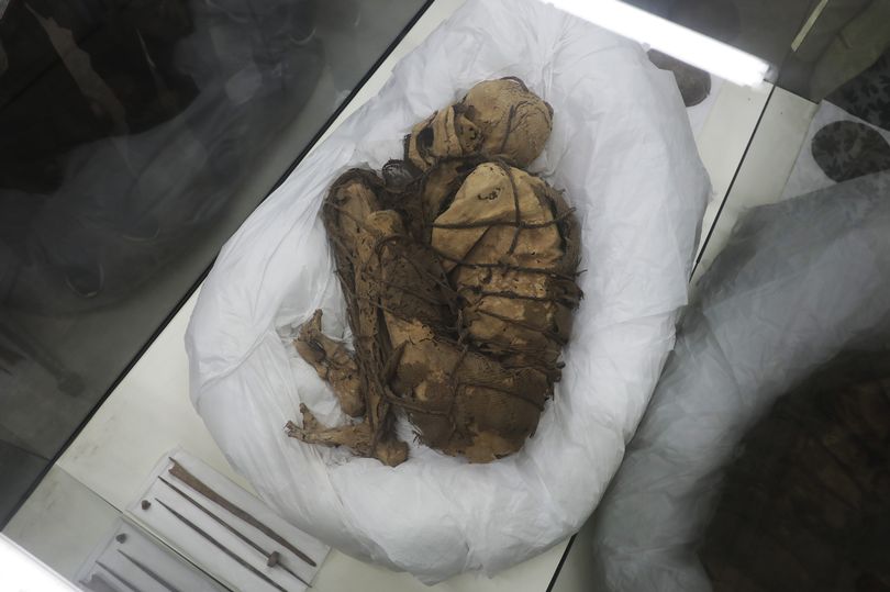 Phát hiện xác ướp trong tư thế 'co quắp' kỳ lạ ở Peru - Ảnh 1.