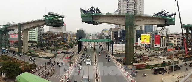 Cận cảnh nhịp cầu cạn cao nhất nội đô đang được thi công tại Hà Nội - Ảnh 10.