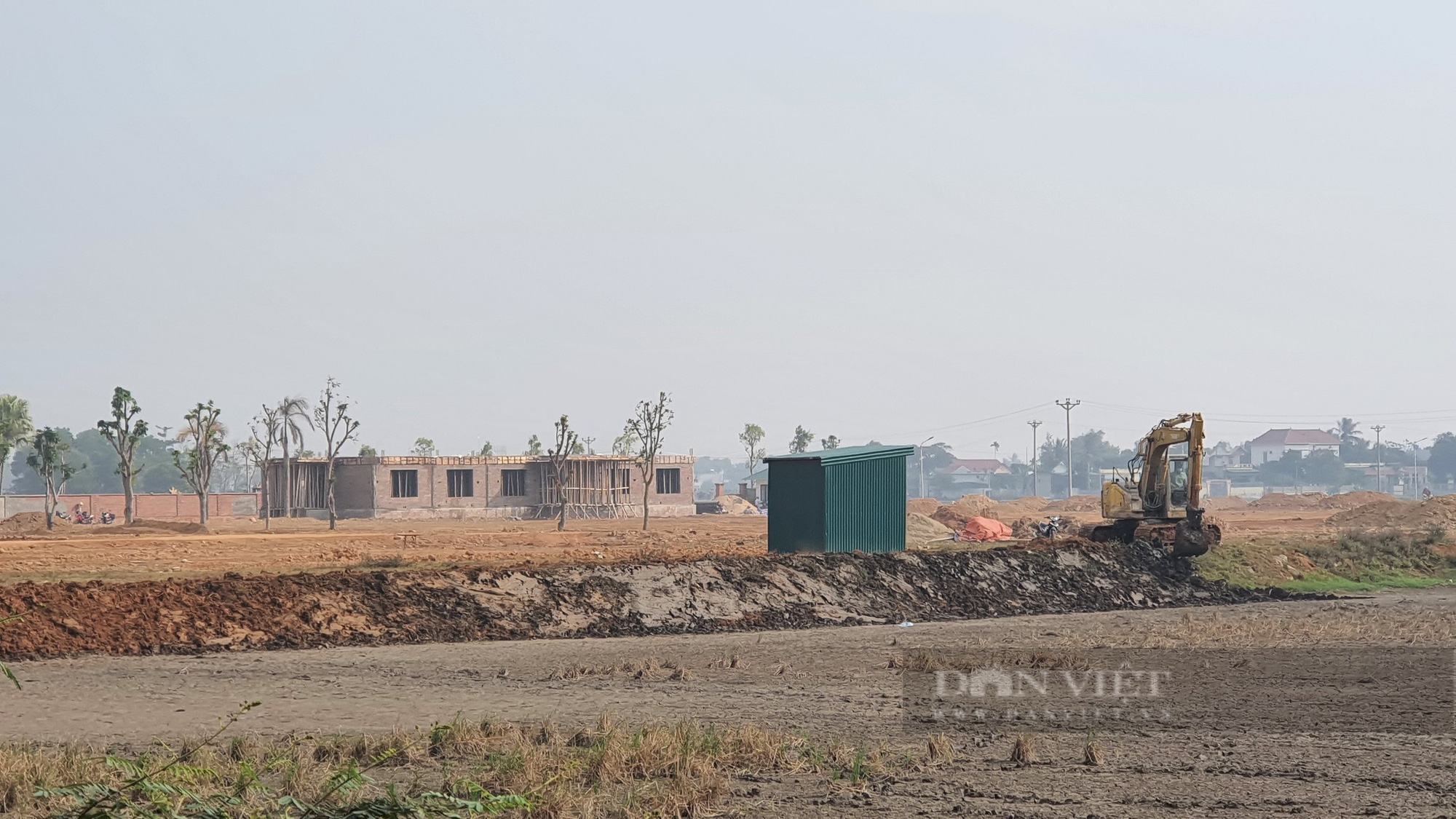 Công ty Dũng Minh tự ý xây dự án quy mô ngay trên đất lúa: Huyện Quảng Xương né tránh báo chí - Ảnh 2.