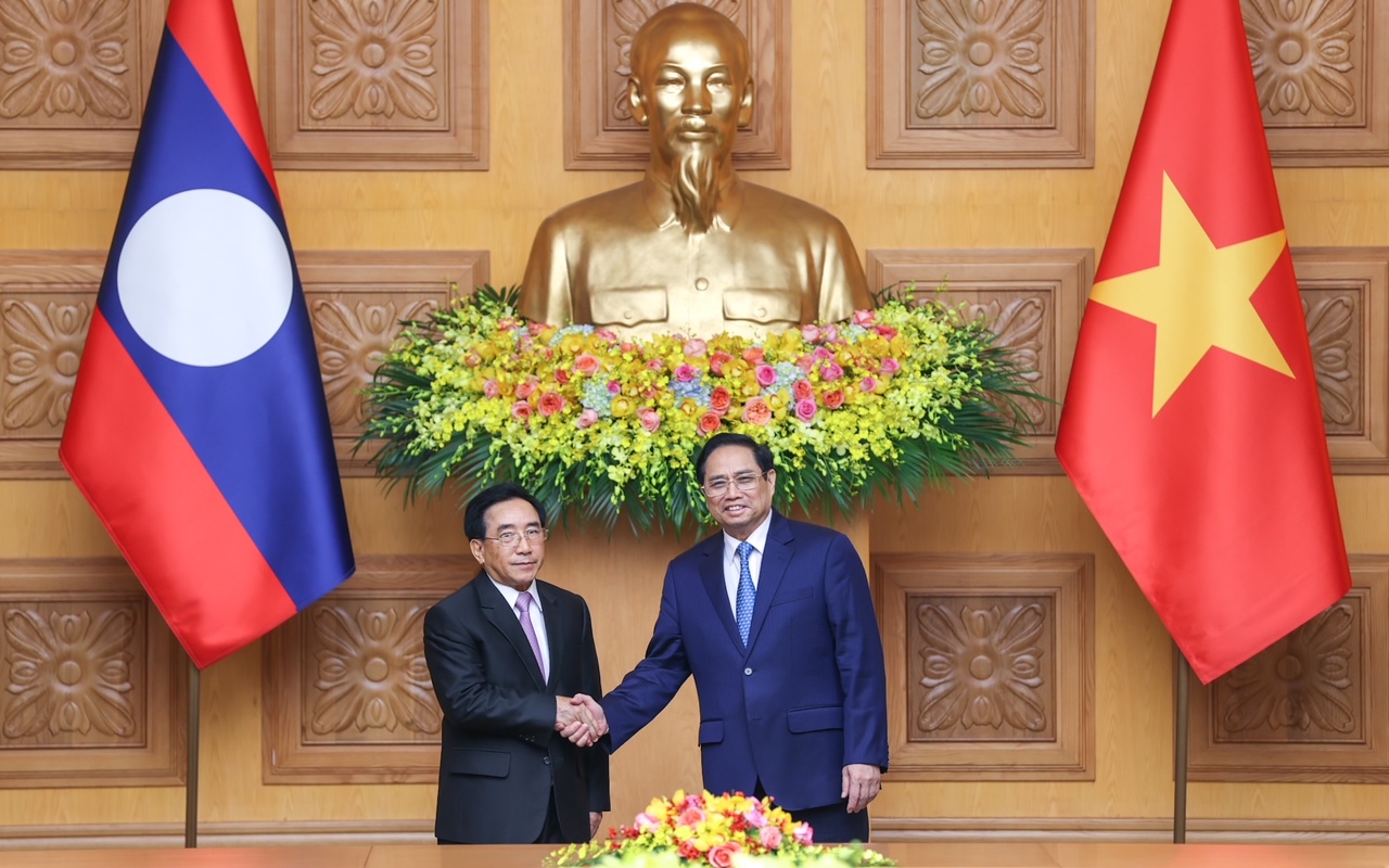 Việt Nam - Lào nhất trí nâng tầm trụ cột hợp tác kinh tế - Ảnh 1.