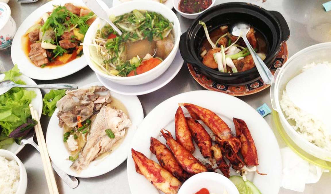10 quán ăn ngon, rẻ  tại Nha Trang được ưa thích dịp Tết âm 2022 - Ảnh 1.