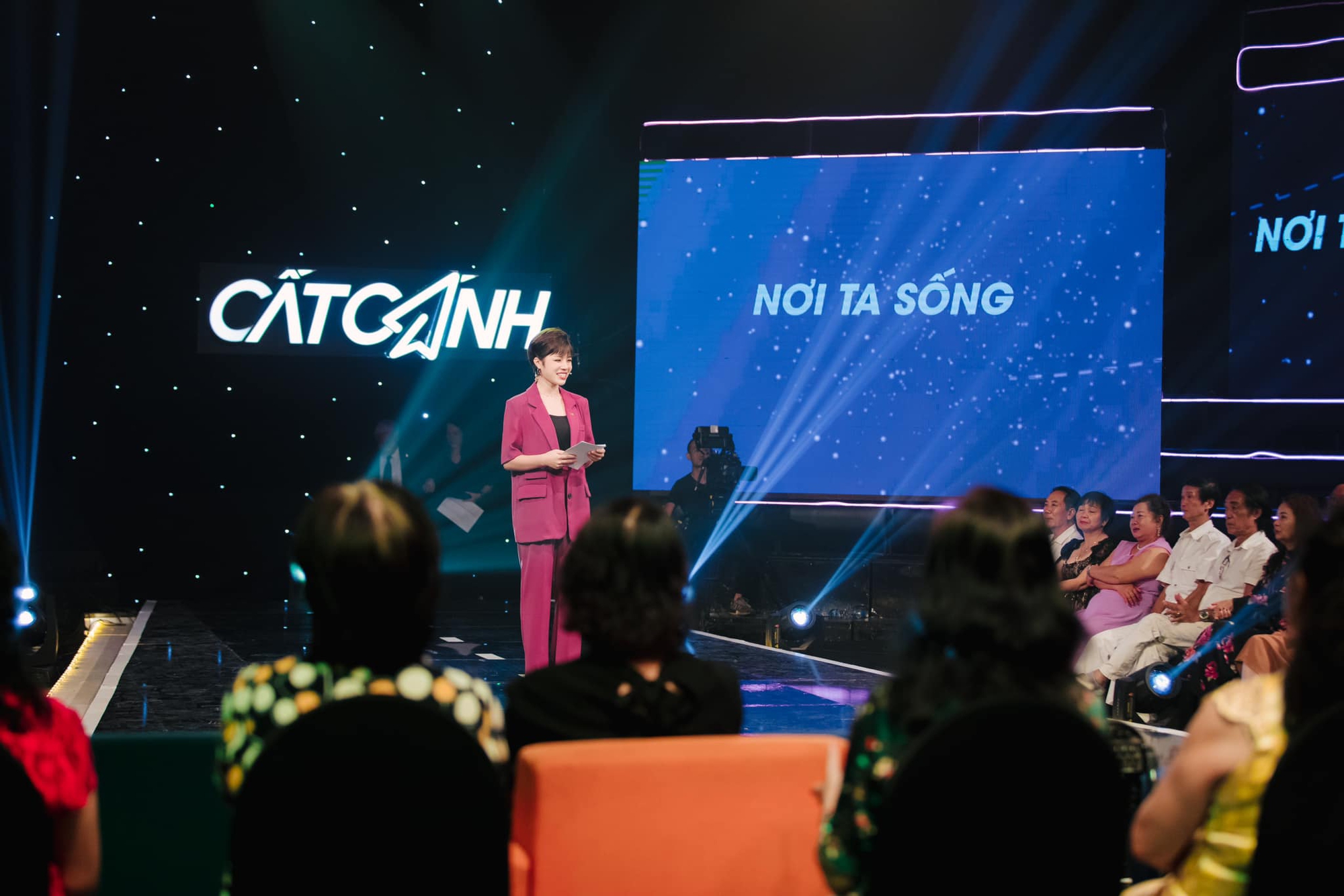 Các BTV, MC của VTV6 nghẹn ngào chia sẻ những kỷ niệm đặc biệt sau 15 năm gắn bó - Ảnh 6.