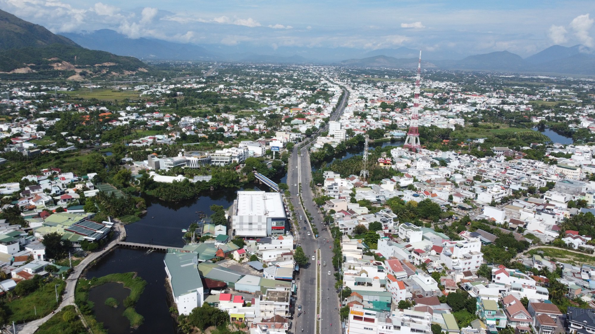 Nha Trang: Cận cảnh dự án ngàn tỷ thông xe một phần - Ảnh 1.