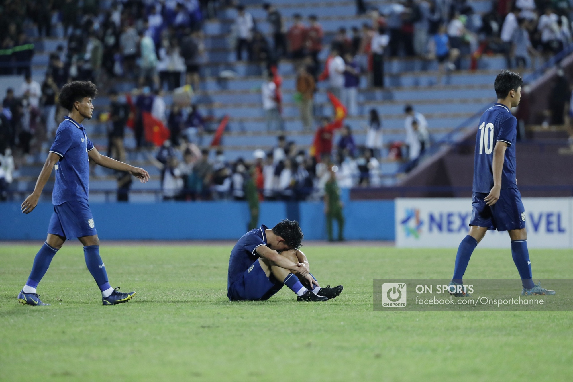 Thua U17 Việt Nam, cầu thủ U17 Thái Lan đổ gục, khóc nức nở - Ảnh 6.