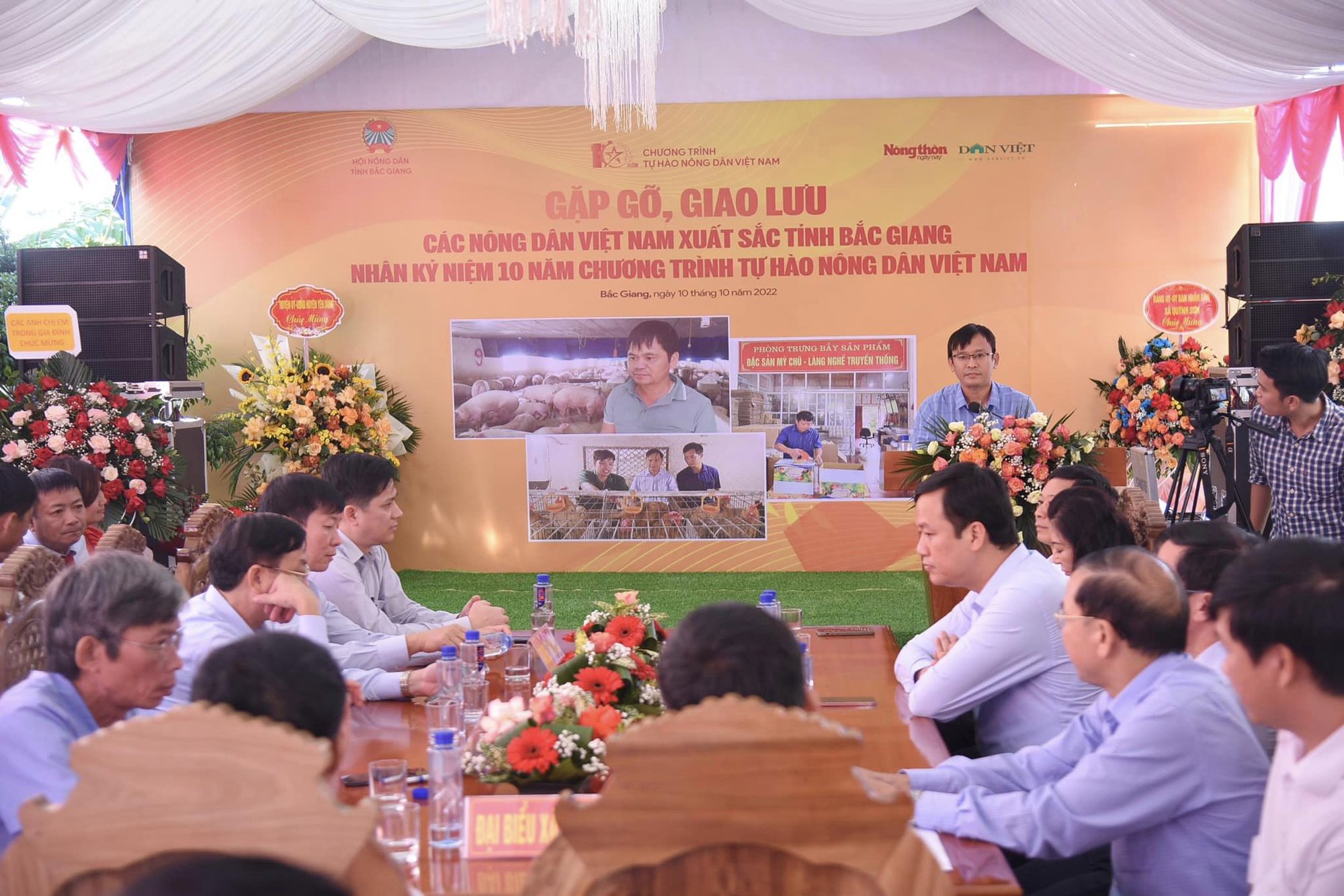 Báo NTNN/Dân Việt gặp gỡ, giao lưu với các Nông dân Việt Nam xuất sắc tỉnh Bắc Giang - Ảnh 2.