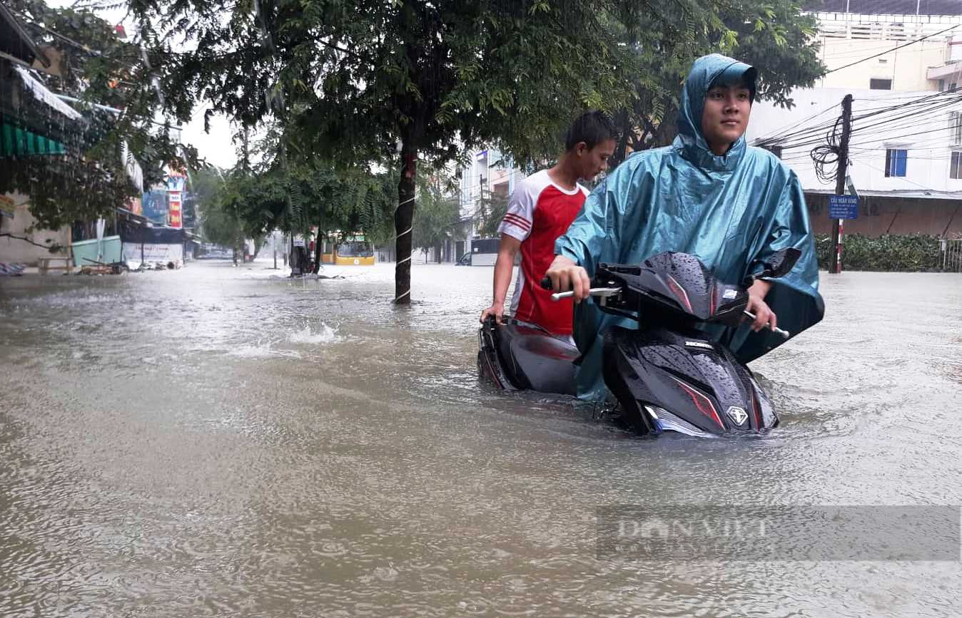 Quảng Nam: Vượt sông về nhà, hai người bị nước lũ cuốn mất tích - Ảnh 2.