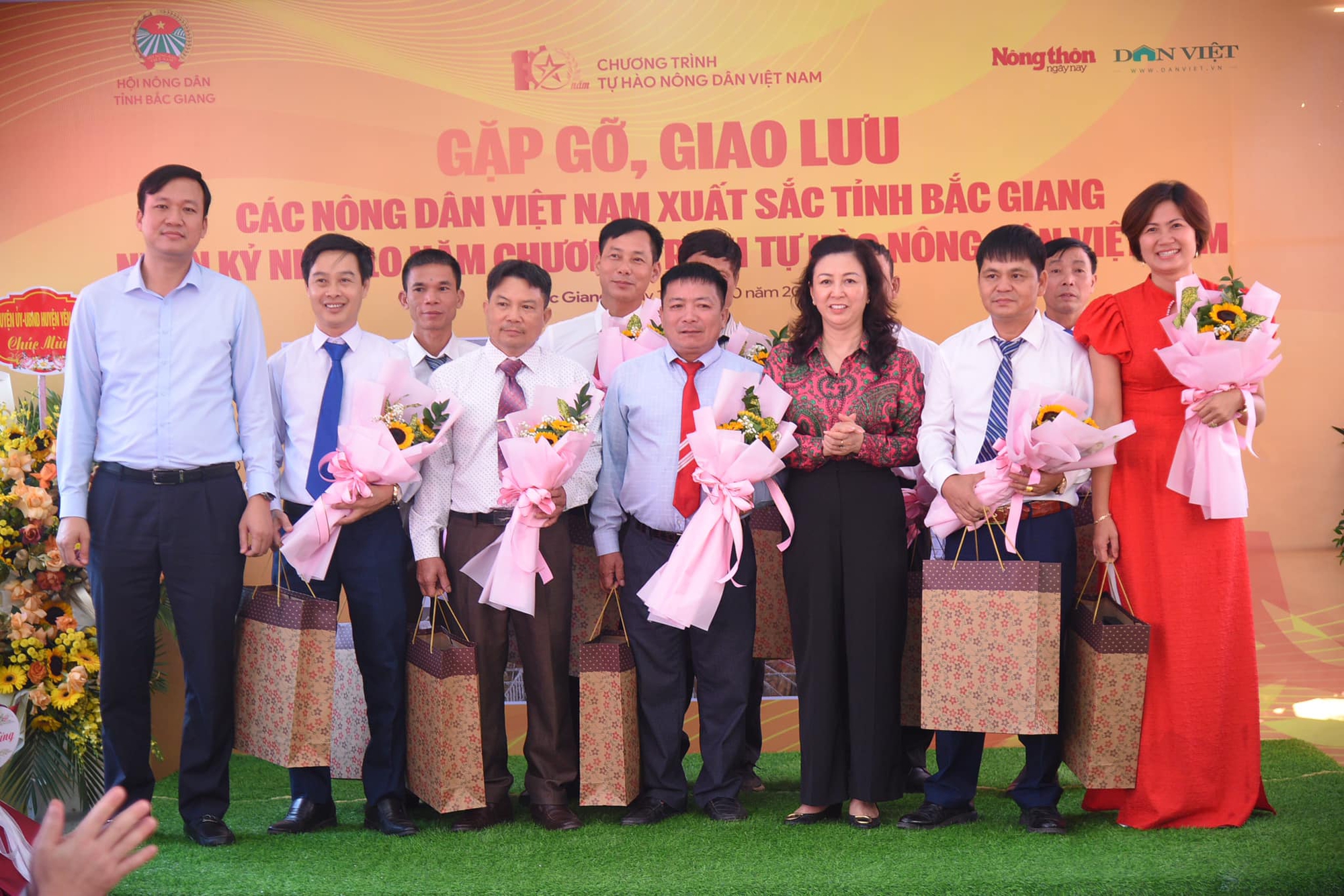 Gặp gỡ, giao lưu với các Nông dân Việt Nam xuất sắc tỉnh Bắc Giang - Ảnh 8.