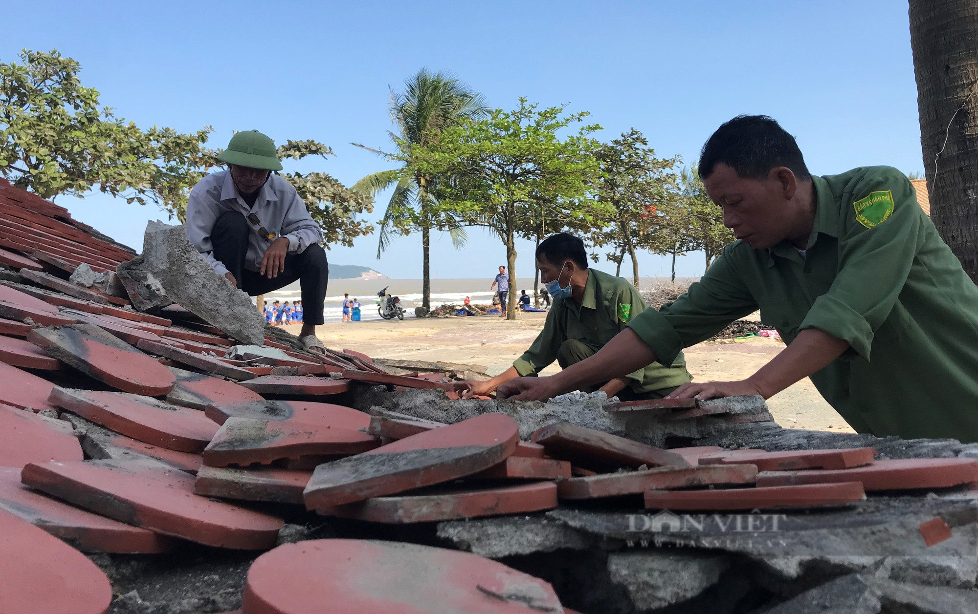 Người dân đồng loạt giải phóng hàng trăm ki ốt để Cửa Lò trở thành phố biển - Ảnh 18.