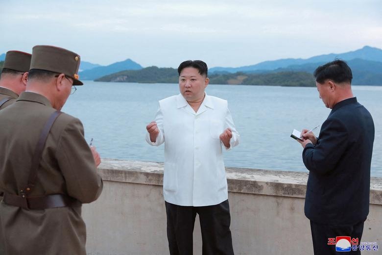 Triều Tiên công bố hình ảnh hiếm thấy của ông Kim Jong Un - Ảnh 15.